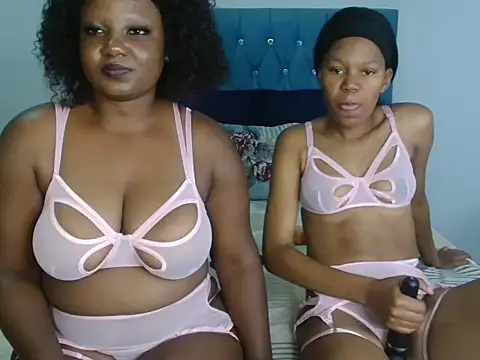 YourWifeyLily online show from May 5, 2026, 10:24 pm