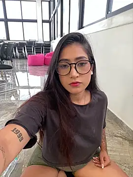 Hana-Parker online show from May 14, 2026, 8:17 pm