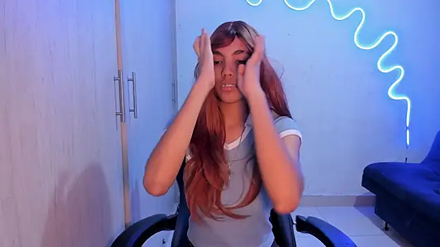 axel luxxx online show from April 21, 2026, 5:25 am