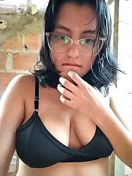 sienna elara online show from May 3, 2026, 10:53 am