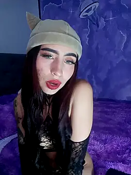 Snapshot of Rouxx_1 chatting on May 7, 2026, 11:30 pm Rouxx 1 online show from May 7, 2026, 11:30 pm