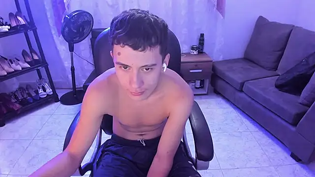 Snapshot of Jereth_Boy chatting on May 29, 2026, 10:38 pm Jereth Boy online show from May 29, 2026, 10:38 pm