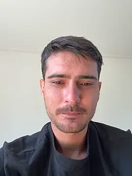 Snapshot of Serttssikici chatting on June 16, 2026, 9:42 am Serttssikici online show from June 16, 2026, 9:42 am