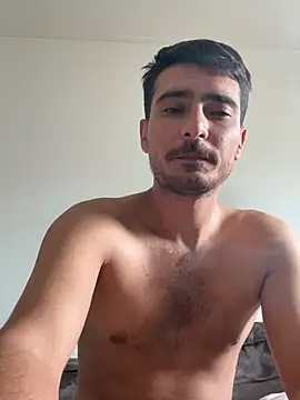 Snapshot of Serttssikici chatting on July 23, 2026, 9:17 am Serttssikici online show from July 23, 2026, 9:17 am