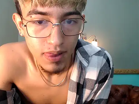 Snapshot of Juan_saul1 chatting on May 28, 2026, 8:59 pm Juan saul1 online show from May 28, 2026, 8:59 pm