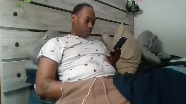 zdaddymm online show from May 19, 2026, 2:40 am