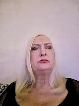 Snapshot of Julia20X chatting on April 24, 2026, 12:51 pm Julia20X online show from April 24, 2026, 12:51 pm