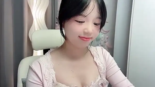 Xiaoqing00 online show from May 28, 2026, 5:04 am
