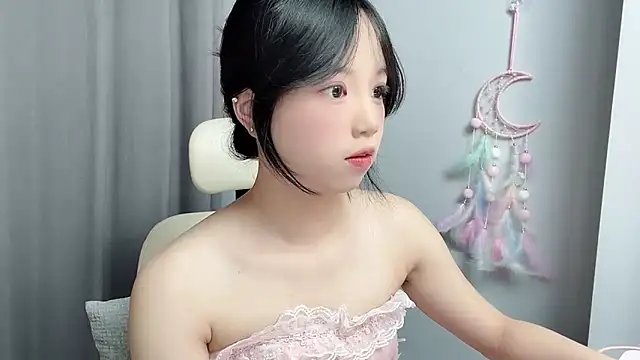 Xiaoqing00 online show from May 20, 2026, 2:41 am