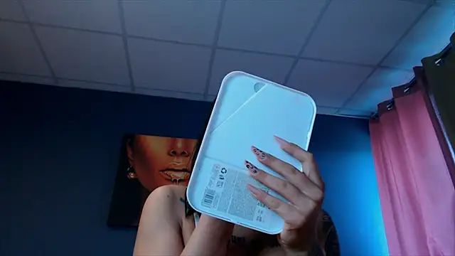 Snapshot of Madiysoni chatting on April 23, 2026, 6:09 am Madiysoni online show from April 23, 2026, 6:09 am