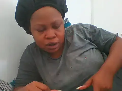 Snapshot of TwerkingTemptress chatting on April 22, 2026, 12:34 pm TwerkingTemptress online show from April 22, 2026, 12:34 pm