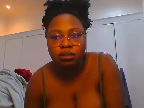 Snapshot of TwerkingTemptress chatting on May 5, 2026, 10:57 pm TwerkingTemptress online show from May 5, 2026, 10:57 pm