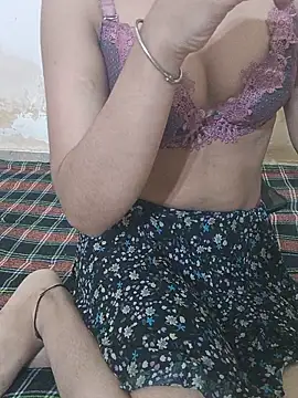 Snapshot of Baby-Doll_ chatting on May 18, 2026, 4:18 am Baby-Doll online show from May 18, 2026, 4:18 am