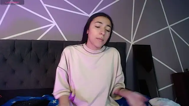 Violett1126 online show from May 8, 2026, 5:11 am
