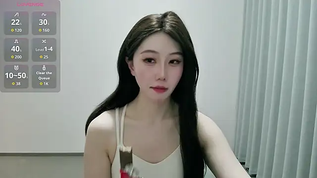 Snapshot of LUNYI-CC chatting on May 12, 2026, 12:00 pm LUNYI-CC online show from May 12, 2026, 12:00 pm