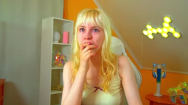 Snapshot of HannahHollis chatting on July 21, 2026, 6:26 am HannahHollis online show from July 21, 2026, 6:26 am