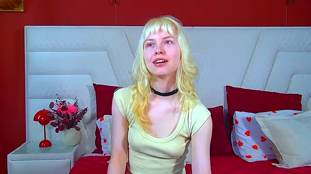 Snapshot of HannahHollis chatting on May 26, 2026, 6:22 am HannahHollis online show from May 26, 2026, 6:22 am