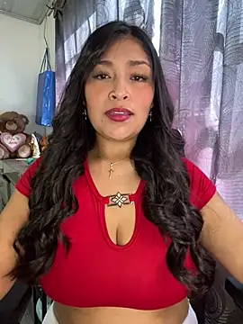 Snapshot of Simplemente_Aurora chatting on May 6, 2026, 7:51 pm Simplemente Aurora online show from May 6, 2026, 7:51 pm