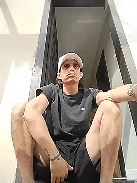 Snapshot of Bruno13travieso chatting on August 3, 2026, 2:12 pm Bruno13travieso online show from August 3, 2026, 2:12 pm