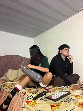 Snapshot of hotlatinocouple__ chatting on April 24, 2026, 6:59 am hotlatinocouple online show from April 24, 2026, 6:59 am