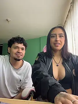 Snapshot of hotlatinocouple__ chatting on May 21, 2026, 8:06 pm hotlatinocouple online show from May 21, 2026, 8:06 pm
