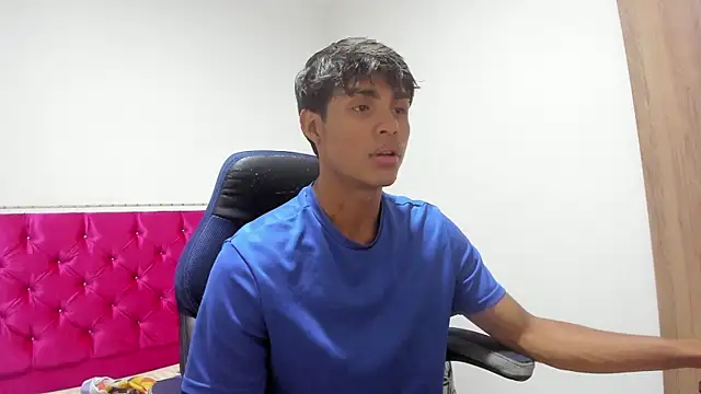 Snapshot of skinny_sam chatting on April 16, 2026, 3:18 am skinny sam online show from April 16, 2026, 3:18 am