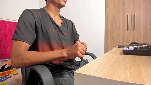 Snapshot of skinny_sam chatting on April 9, 2026, 3:52 am skinny sam online show from April 9, 2026, 3:52 am