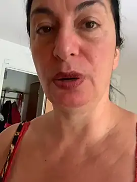 Snapshot of Lizzaa80 chatting on July 11, 2026, 8:03 am Lizzaa80 online show from July 11, 2026, 8:03 am