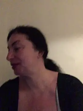 Lizzaa80 online show from June 2, 2026, 8:42 pm