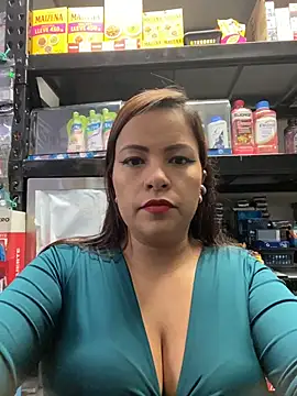 MIA ROSSEEE online show from June 9, 2026, 8:43 pm