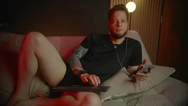 Axxel Foxx online show from April 9, 2026, 7:42 pm