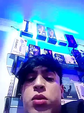 Snapshot of alecars chatting on April 10, 2026, 9:55 pm alecars online show from April 10, 2026, 9:55 pm