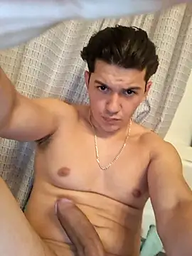 alexis21223 online show from April 18, 2026, 7:00 am