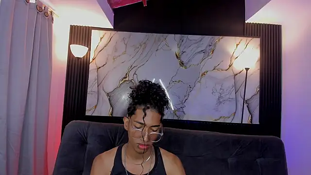 Snapshot of triiangel_latinboy chatting on May 18, 2026, 12:32 pm triiangel latinboy online show from May 18, 2026, 12:32 pm