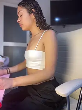 Snapshot of AlanaMartinez_Pink chatting on May 9, 2026, 12:58 am AlanaMartinez Pink online show from May 9, 2026, 12:58 am