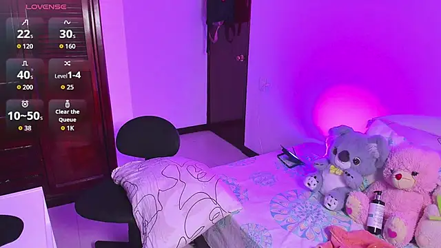 Snapshot of liiliie_petite chatting on July 20, 2026, 8:44 pm liiliie petite online show from July 20, 2026, 8:44 pm