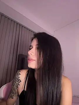 Giiasteele online show from April 24, 2026, 12:56 am