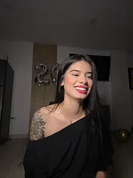 Giiasteele online show from May 3, 2026, 2:27 am