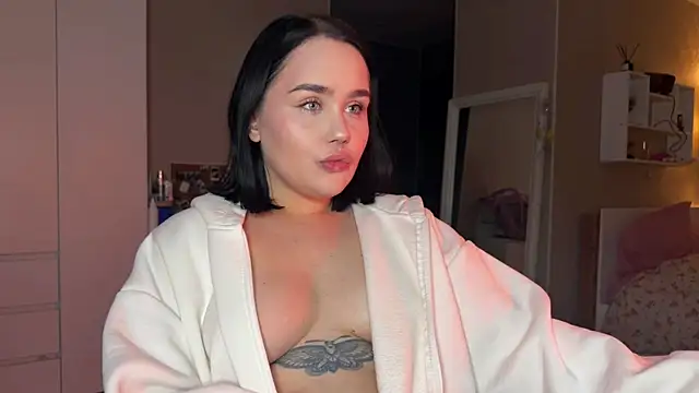 lola raze online show from June 27, 2026, 9:21 pm