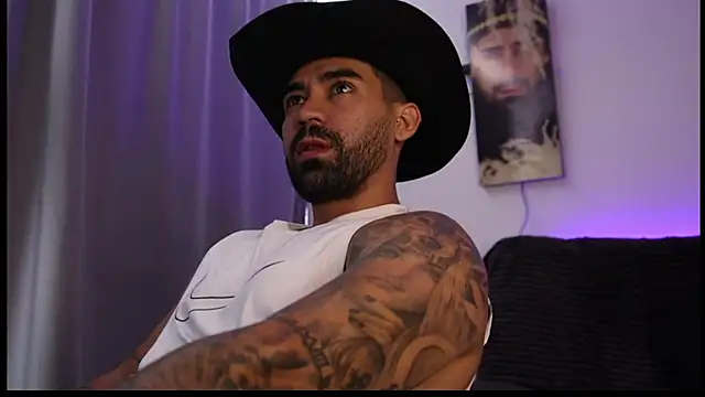 Snapshot of miike_smit chatting on April 13, 2026, 2:10 pm miike smit online show from April 13, 2026, 2:10 pm