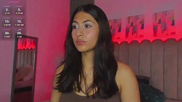 Snapshot of Layla_amirah chatting on May 9, 2026, 3:10 am Layla amirah online show from May 9, 2026, 3:10 am