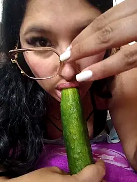 Maddy Kay online show from April 23, 2026, 12:29 pm