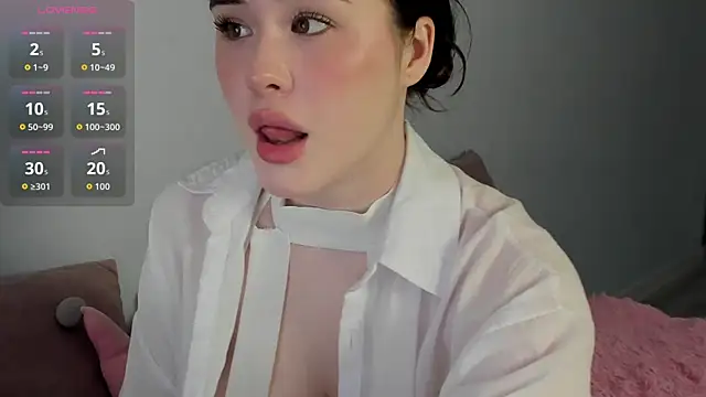 Snapshot of ChloeBlisss chatting on April 18, 2026, 3:42 am ChloeBlisss online show from April 18, 2026, 3:42 am