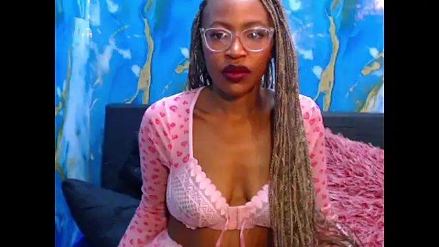 caramelchoco69 online show from May 25, 2026, 7:40 am