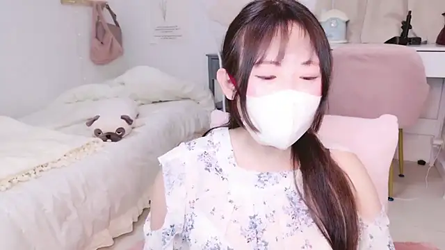 Satomi nn online show from June 12, 2026, 5:27 am