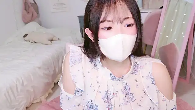 Satomi nn online show from June 18, 2026, 4:55 am