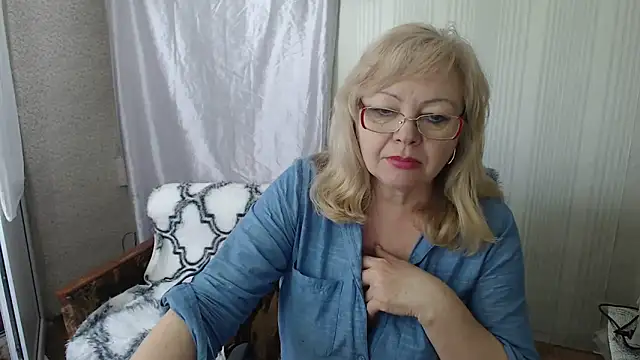 Snapshot of LavandaMay chatting on April 29, 2026, 10:52 am LavandaMay online show from April 29, 2026, 10:52 am