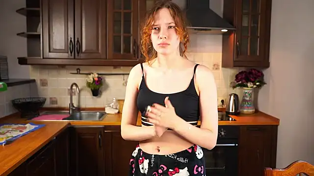 AgathaCarra online show from May 1, 2026, 2:22 pm