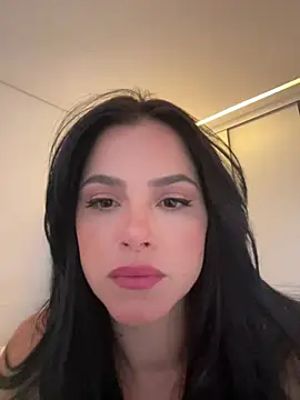 Snapshot of LOUISEE__ chatting on April 16, 2026, 2:07 pm LOUISEE online show from April 16, 2026, 2:07 pm