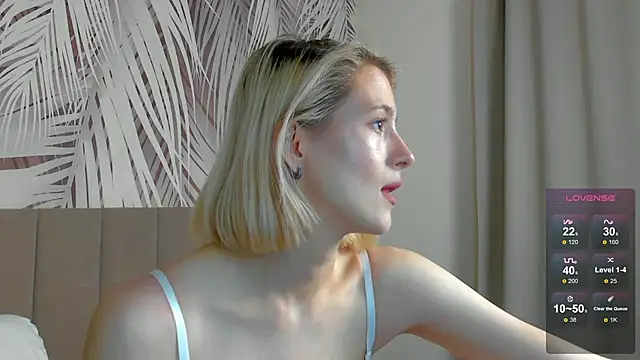 Snapshot of Lizzyvega chatting on May 8, 2026, 1:53 am Lizzyvega online show from May 8, 2026, 1:53 am